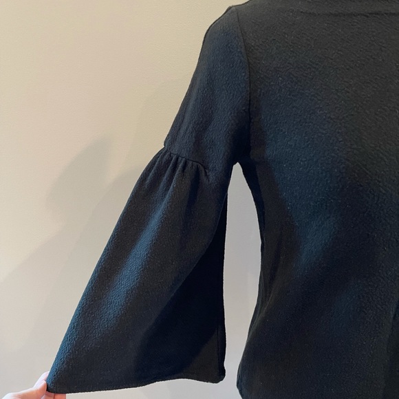 A NEW DAY | BELL SLEEVE TOP - Picture 3 of 4